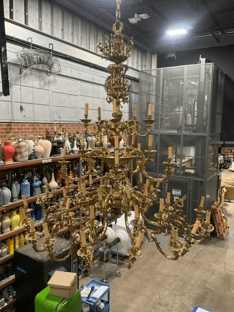 CHANDELIER, AN016006, from Universal Studios Prop House