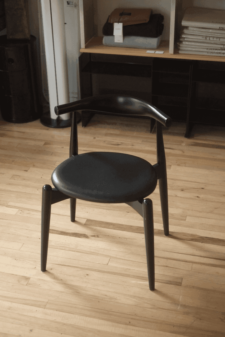 CH20 Elbow Chair by Carl Hansen, from Lichen